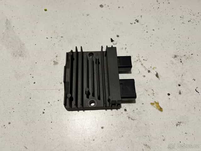 Honda cb1000r regulator napeti