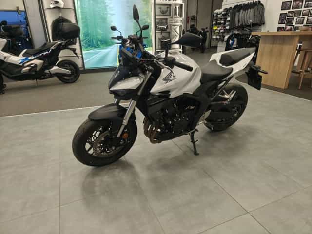 Honda CB 1000 Hornet (2025) TOP stav, 6500 km