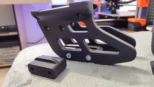 Tenere 700  vodítko řetězu