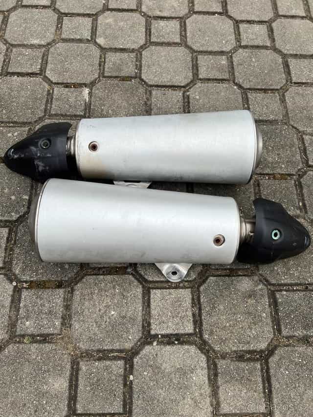 Výfuky Ducati Monster 1100