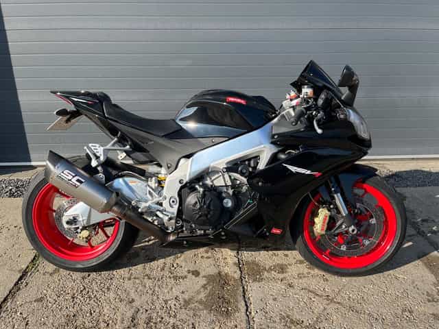 Aprilia RSV4 R