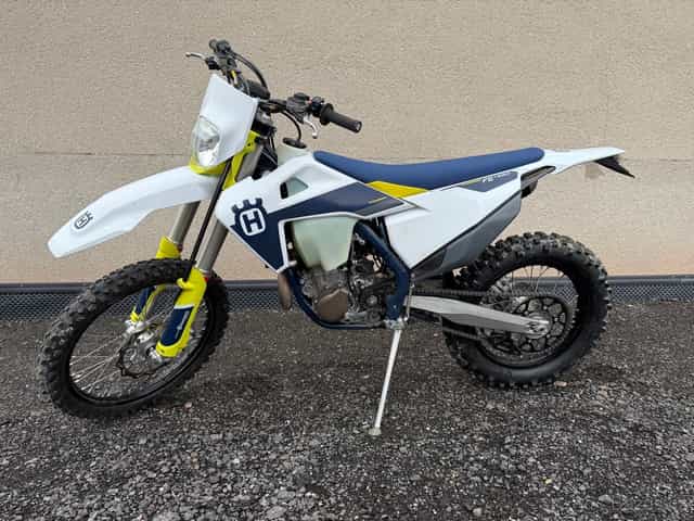 Husqvarna FE 450 (2020) – zánovní stav, pouze 663 km
