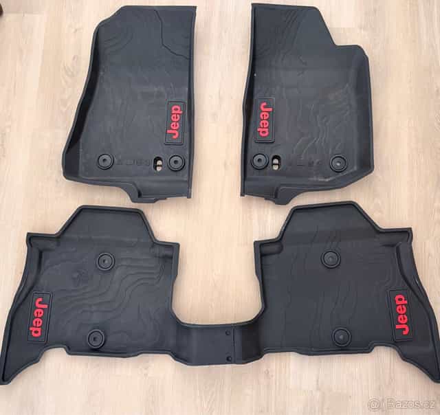 Jeep Wrangler 4xe gumové koberce