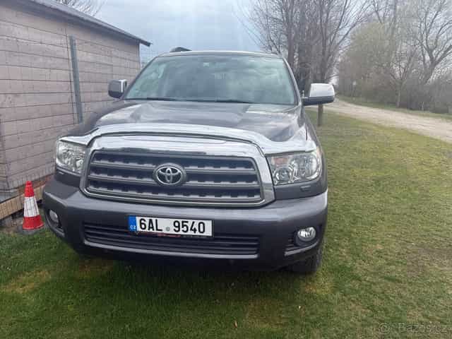 Toyota Sequoia
