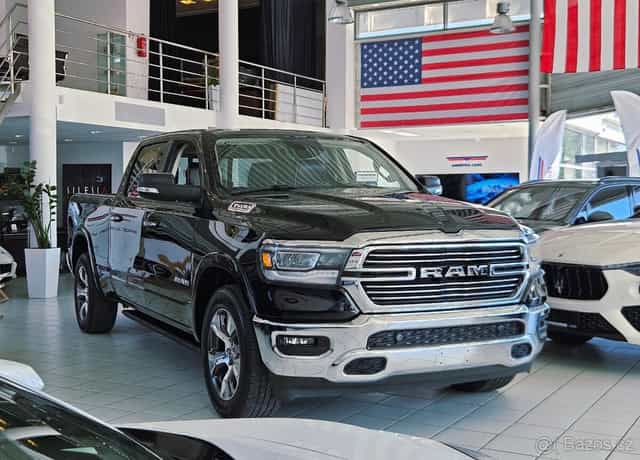 RAM 1500 5.7 Crew Cab Laramie