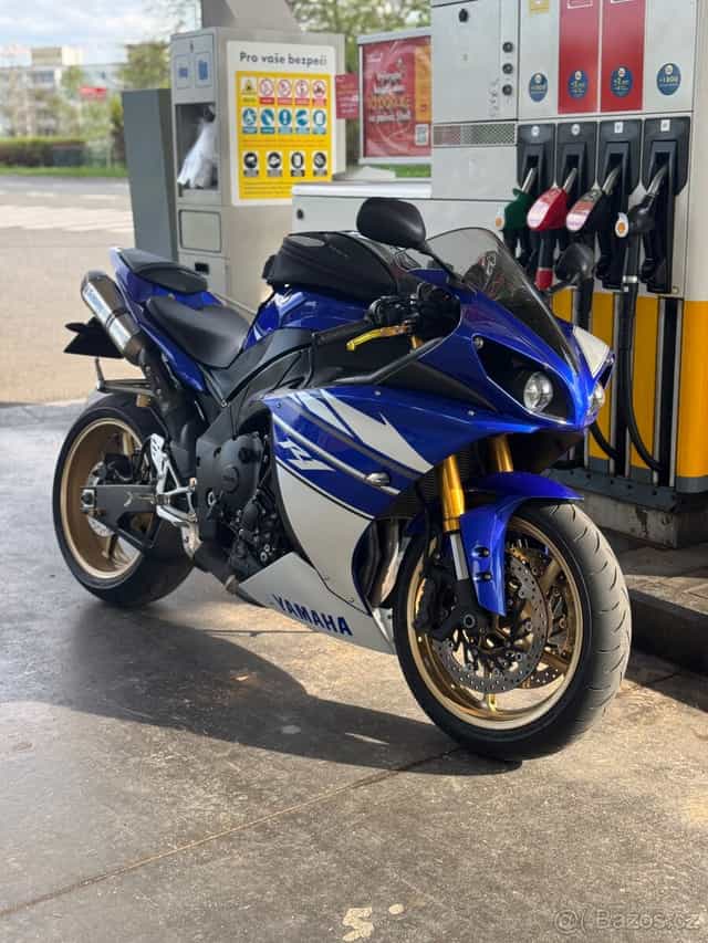 Yamaha R1 Big Bang 2012