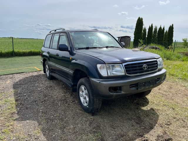 Toyota Land Cruiser 100