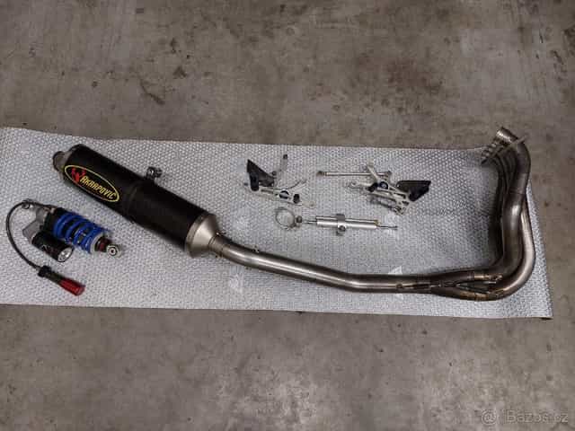 Díly, Výfuk Akrapovic Yamaha yzf R1 1998