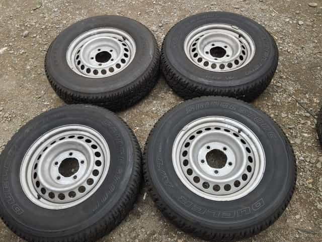 Ocel sada Toyota 7x17 6x139,7 + letní pneu 245/75/17