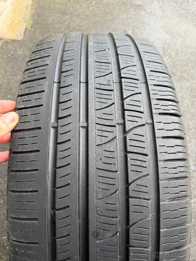 Pirelli scorpion verde. 285/45 R22