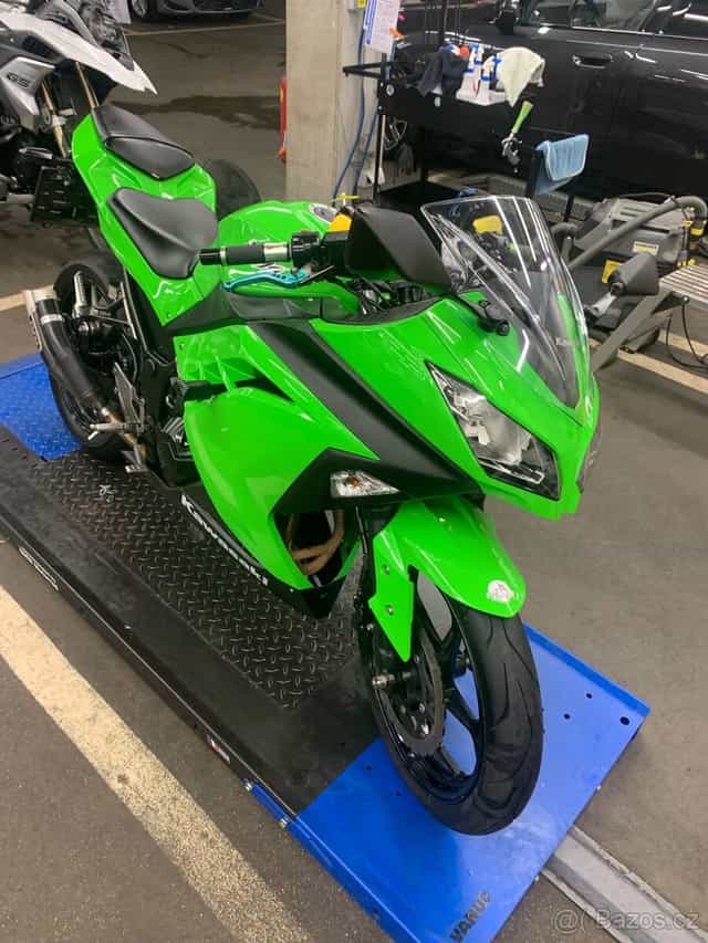 Kawasaki Ninja 300