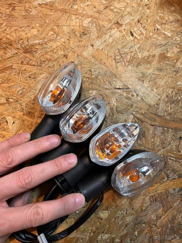 Sada blinkrů na Yamaha R1 RN22 09-14