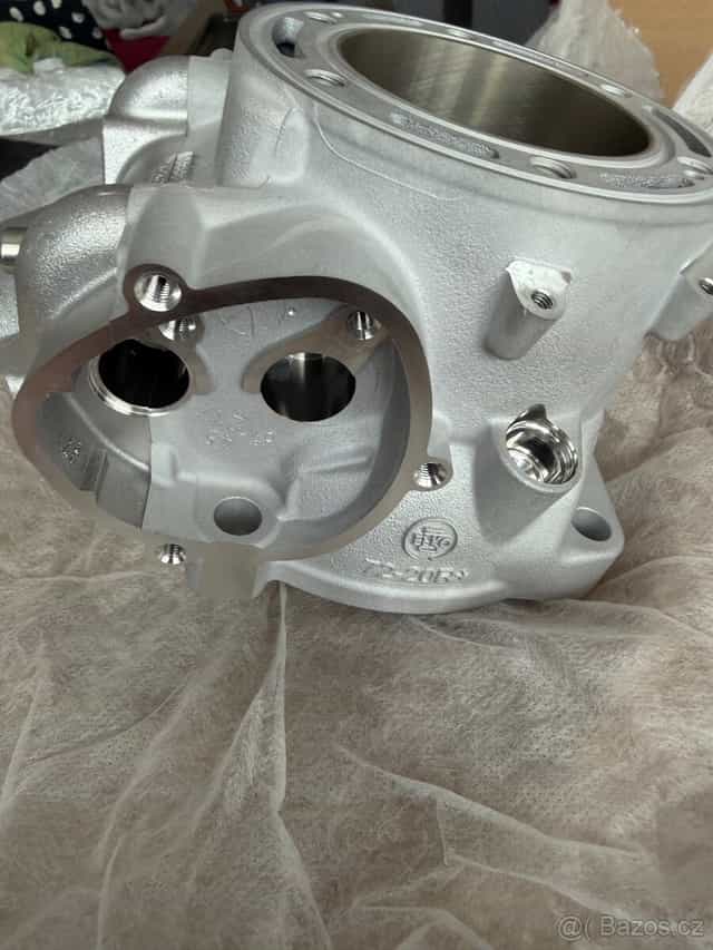 KTM/HQ/Gas Gas úklid skladu