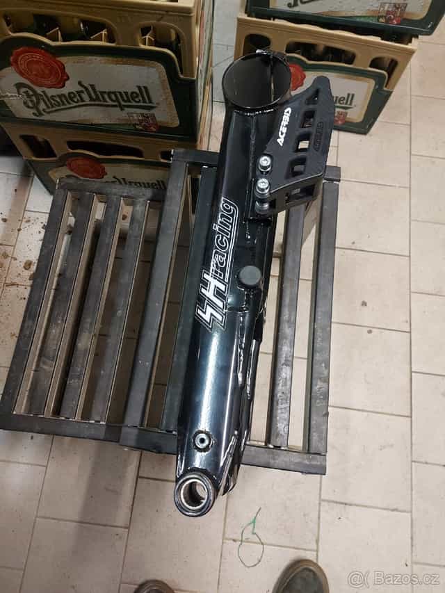 Delší kyvna Yamaha YFZ 450R