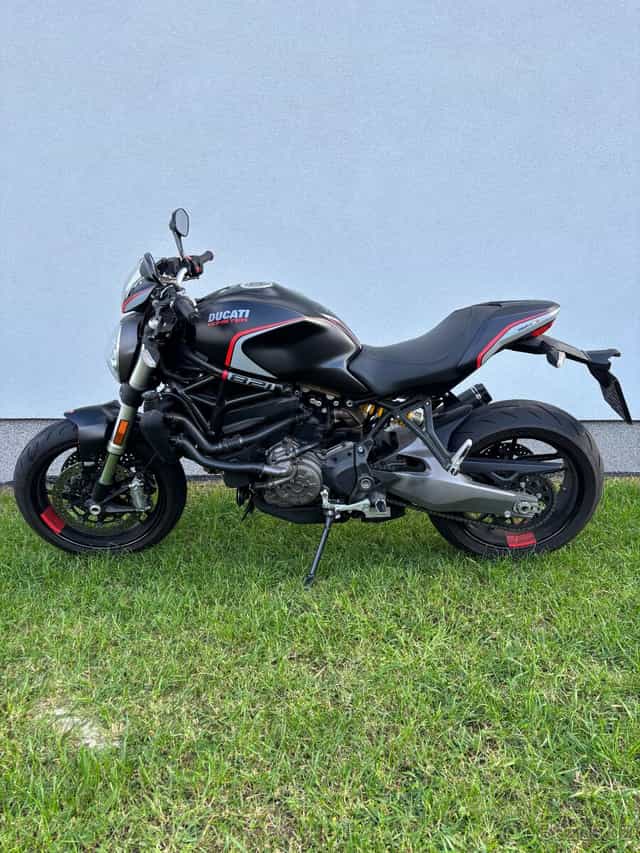 Ducati Monster 821 Stealth