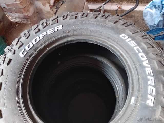 Prodám offroad pneu 285/70r17