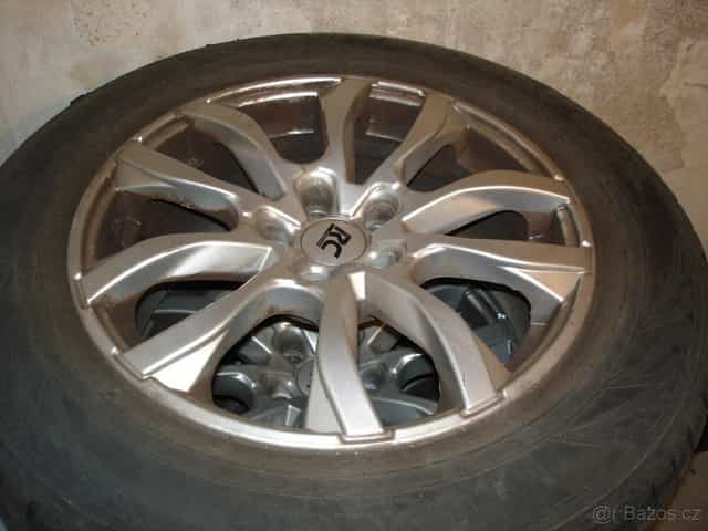 Prodám 4x 17" obutá zimní kola na range rover EVok
