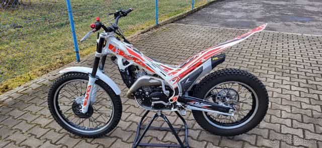 Moto Trial BETA EVO 300 2T jako NOVÁ