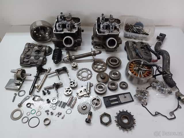 KTM LC8 950 - MOTOR NA DÍLY