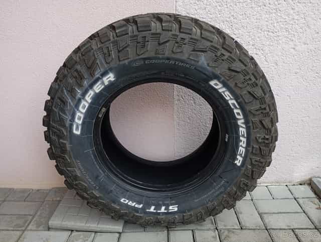 Pneu Cooper discoverer STT Pro 285/70 R 17 1 ks nejetá