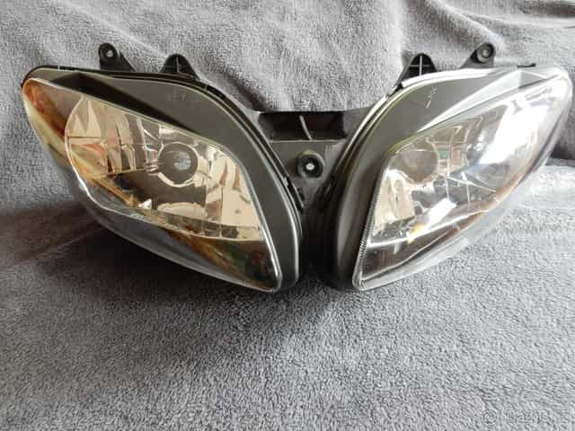 Yamaha R1 YZF R1 1000 rn09 světlo přední