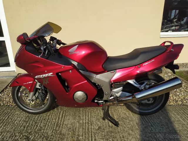 Honda CBR 1100 XX Superblackbird-2000-originální stav