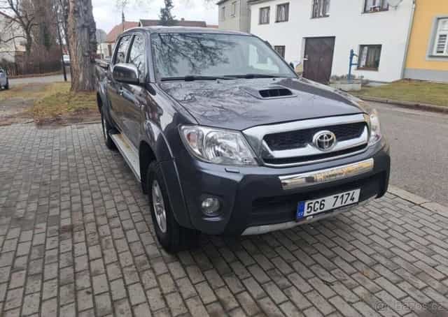 Toyota Hilux 2,5 D4D odp.DPH nafta manuál 106 kw