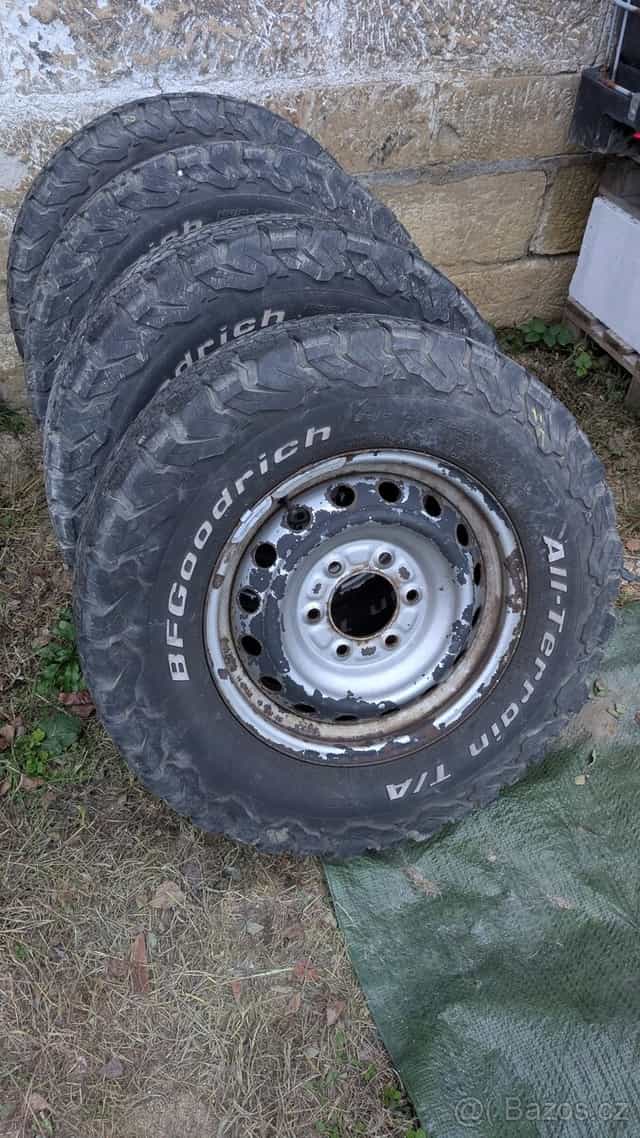 BFGoodrich AT 255/70 R16