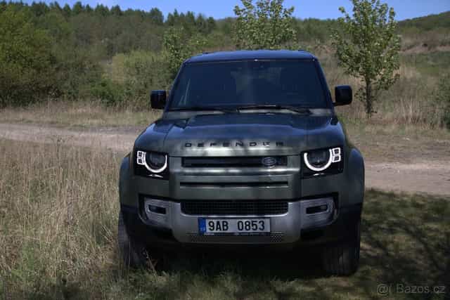 LAND ROVER Defender 110