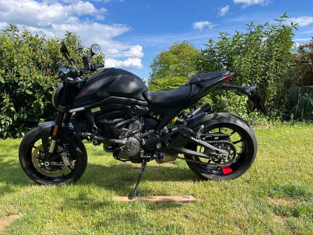 Ducati Monster 937