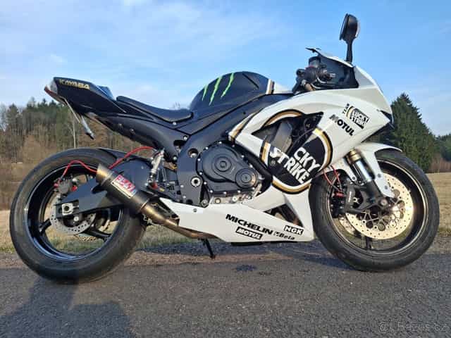 Suzuki gsxr 750 k8