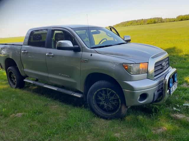 Prodám Toyota Tundra 4x4 ,5.7 ,8V