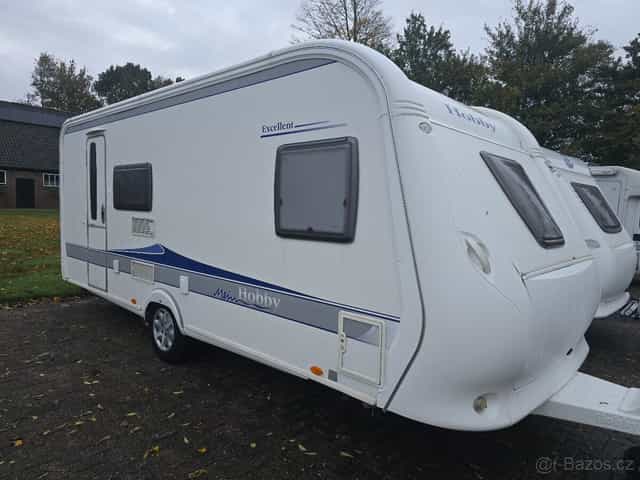 Prodám karavan Hobby 500 kmfe,r.v.2010 + mover + markýza