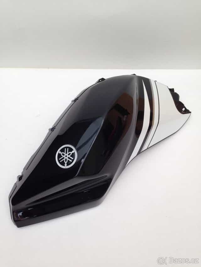 Nový plast pro nádrž na YAMAHA YZF-R 125 Black 2009