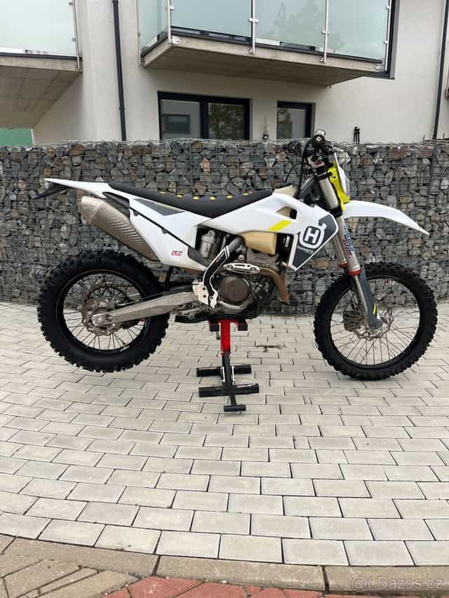 Husqvarna FE 250, rv. 2022, 100mth