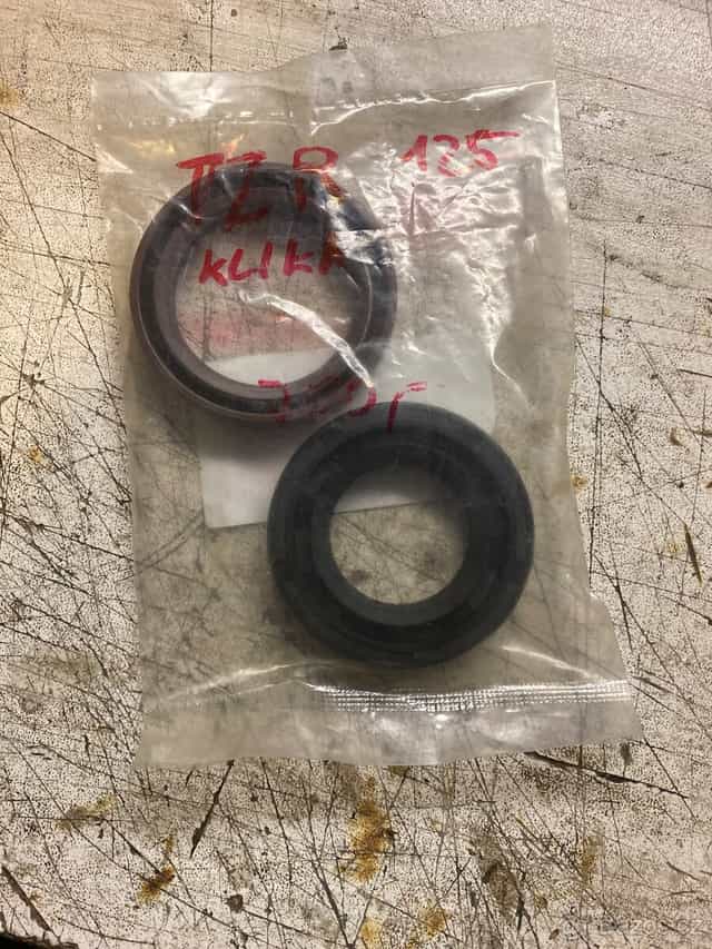 Gufera klikové hřídele Yamaha 125ccm 2t