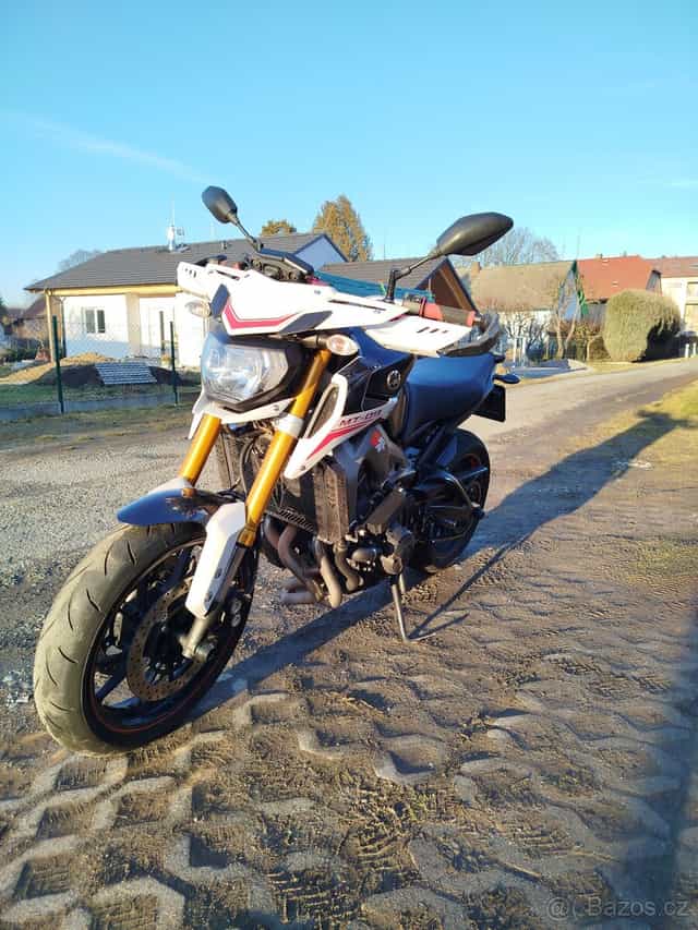 Yamaha mt09 street rally