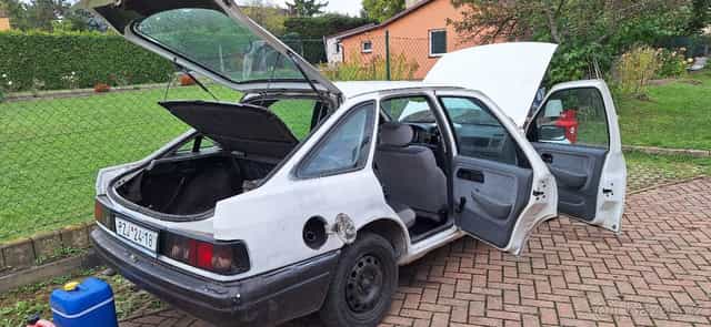 Ford sierra na díly