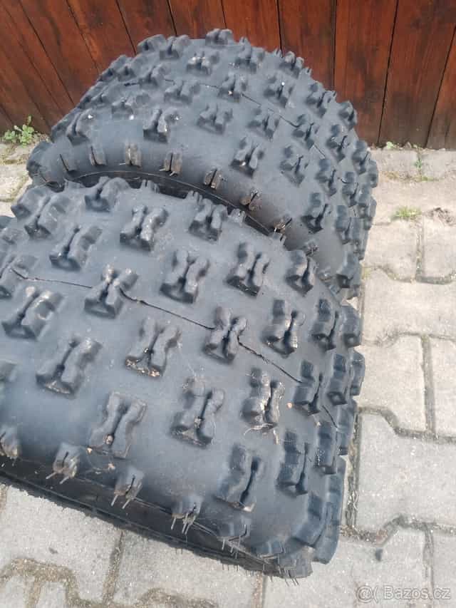 Pneu Holeshot 18/10-8