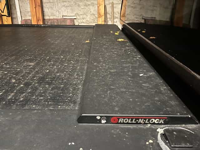 Amarok hardtop roleta výměna