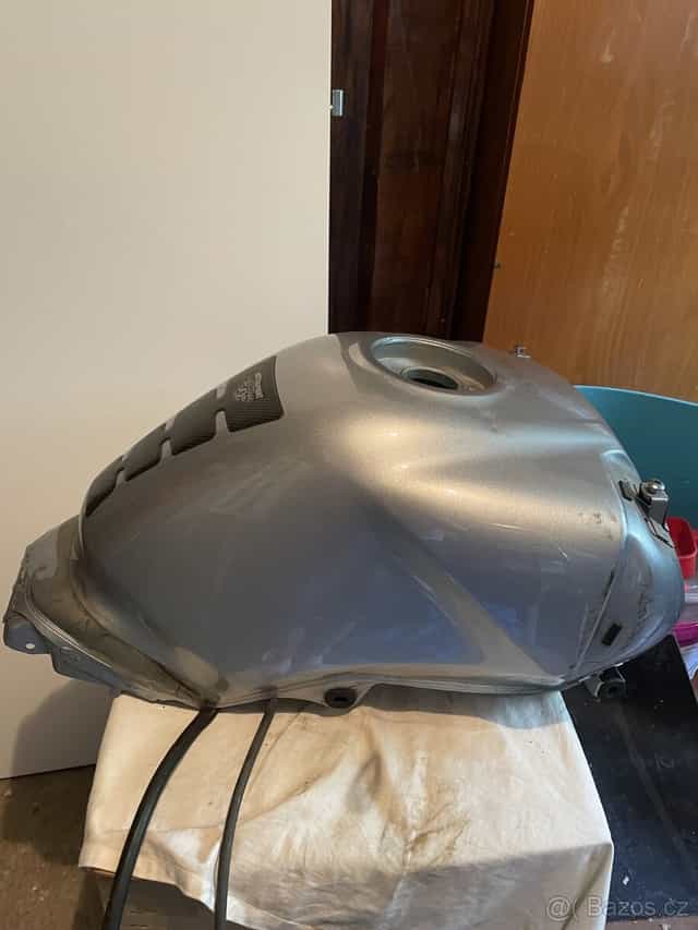 Nádrž Honda cbf 600