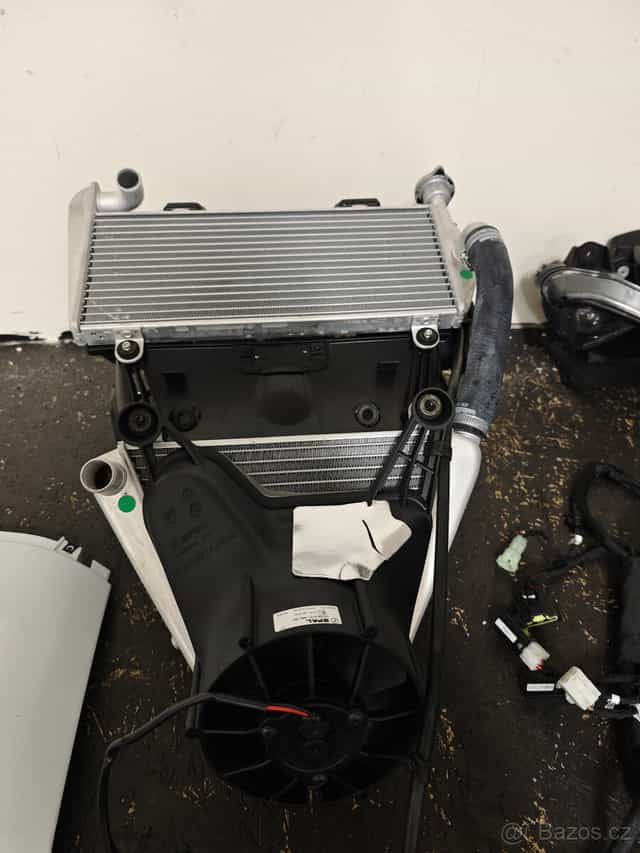 Chladičová stěna Ducati Panigale V2