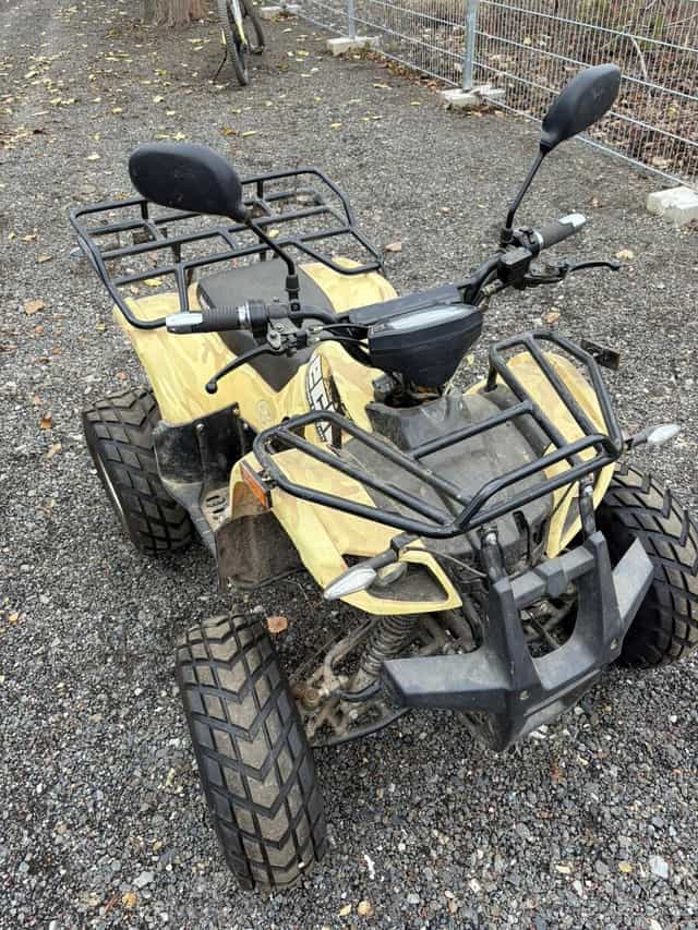 Prodam ctyrkolku Hecht 56155 Sand