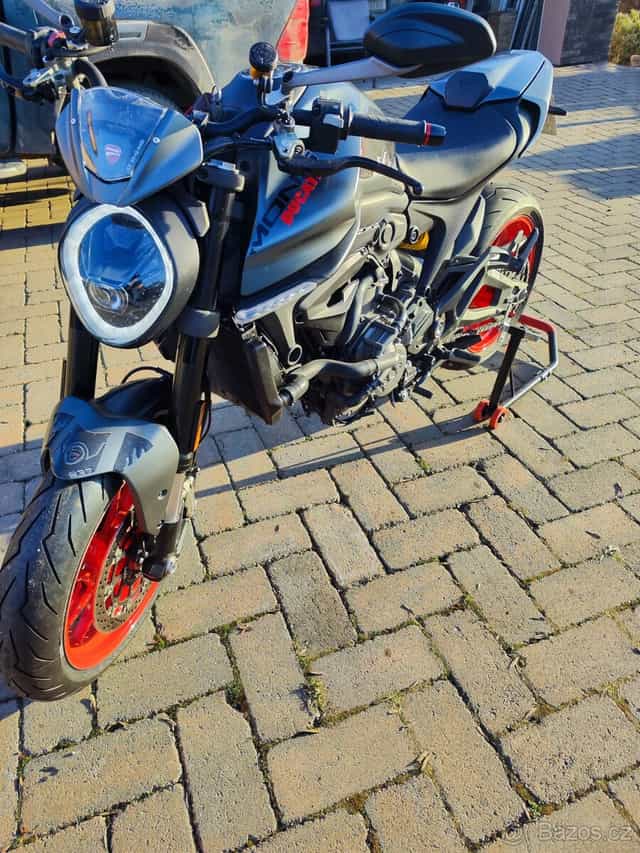 Ducati monster 937+ 2022
