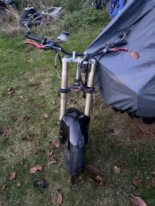 Predek na street prestavbu puvodne z Yamaha R1