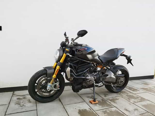 Ducati Monster 1200S