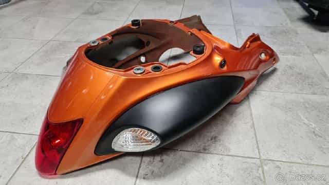 Suzuki GSX-R 1300 Hayabusa zadní kapota, blinkry a světlo