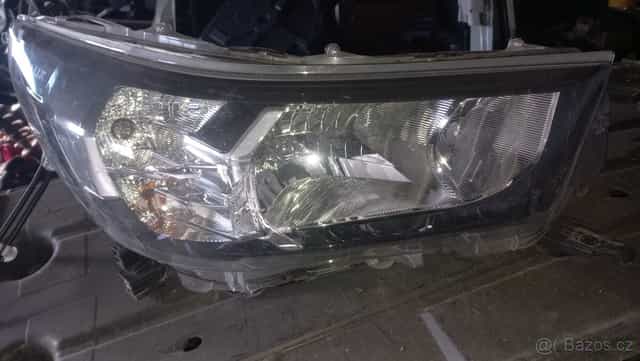 Toyota Hilux VIII LIFT 20- práva lampa