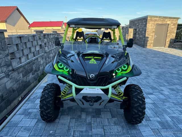 Can am Maverick 1000R Turbo