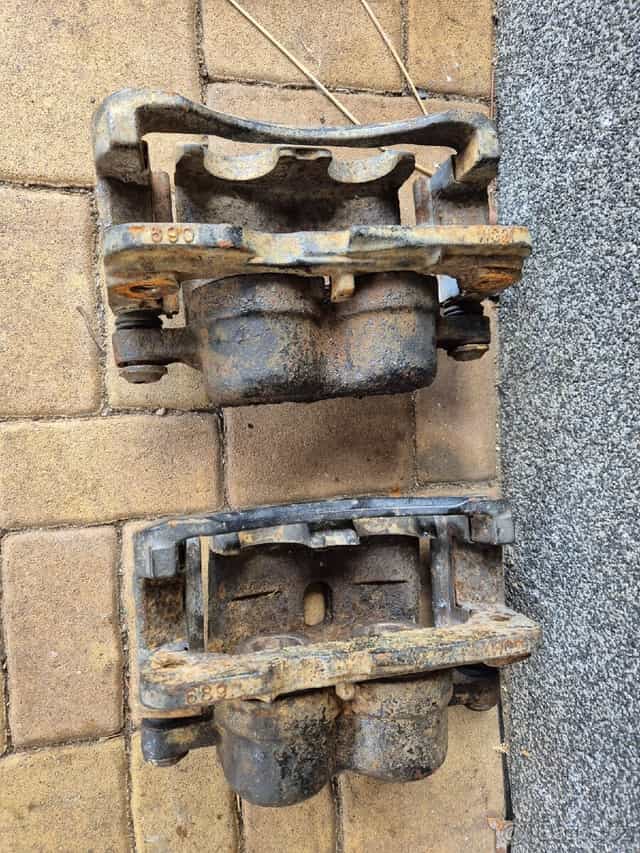 Hummer H2 zadní třmeny